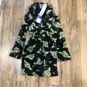 Boys Star Wars Mandalorian Baby Yoda Robe Size 8
